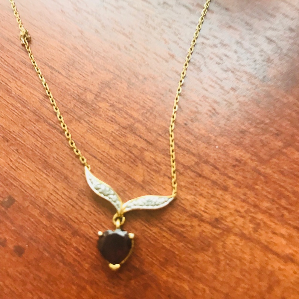 Garnet and crush diamonds necklace